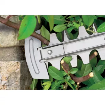 Akumuliatorinė gyvatvorių žirklė Bosch EasyHedgeCut 18-45 — 45 cm dvigubi peiliai, 18 V baterija, 2,3 kg