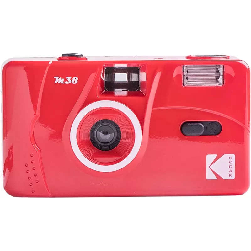 Kodak M38 Scarlet – 35 mm daugkartinė juostinė kamera, kompaktiška, taškinė ir šaudyk