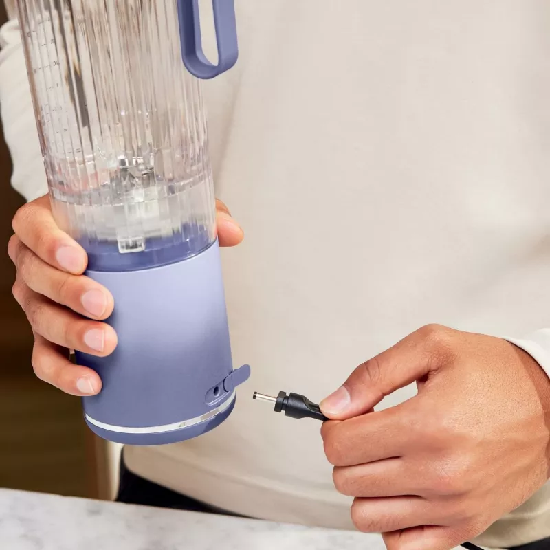 Nešiojamas blenderis Ninja BC251EULD – 0,57 L dubuo, baterija 11,1 V, nerūdijančio plieno peiliai, levandų/permatomas