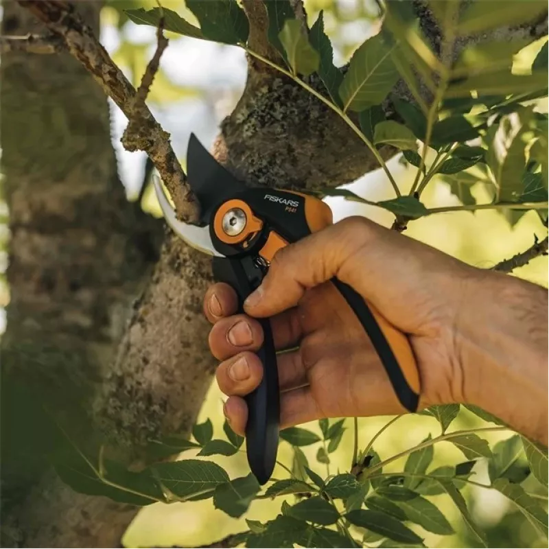 Fiskars Plus SmartFit P541 Sodo apžvalginės žirklės Juoda, Oranžinė