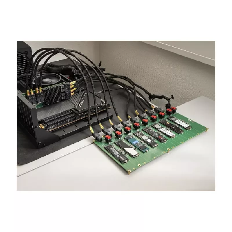 DELOCK 8x M.2 NVMe Key M SFF-8643 61073 testinė plokštė