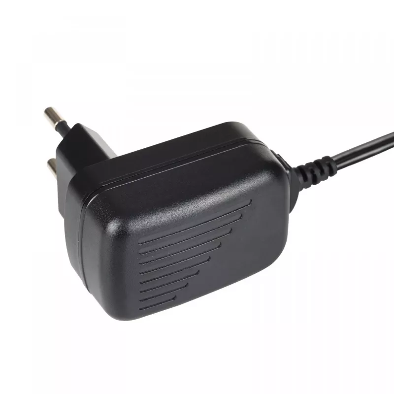 Akyga AK-TB-11 universalus maitinimo adapteris 9 V / 1 A, 9 W, 5,5 x 2,1 mm kištukas, 1,5 m