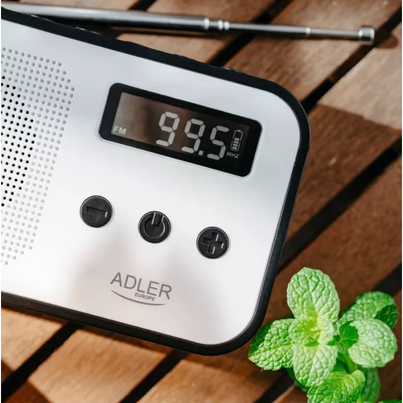 Nešiojamas skaitmeninis radijas Adler AD 1907 – AM/FM, skaitmeninis derintuvas, žadintuvas, USB-C, 600 mAh baterija, LCD, 20 stočių atmintis, teleskopinė antena