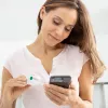 Medisana PM 100 Connect pulsoksimetras, pilkai baltas