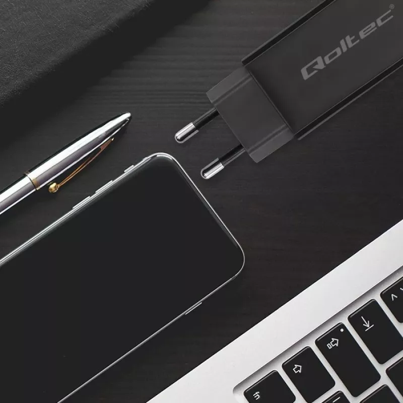QOLTEC 52419 65W USB-C PD GaN įkroviklis nešiojamam kompiuteriui, 5V/20V 3A/3.25A, 220–240V, 1.8m laidas, juodas