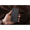 Dėklas iPhone X/XS iš medžio ir polikarbonato – juoda Carbalho apdaila, man and wood