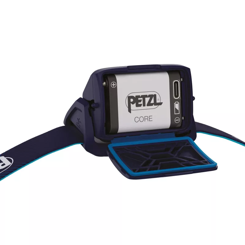 Priekinė lemputė Petzl Actik Core mėlyna LED 100 lm įkraunama per USB