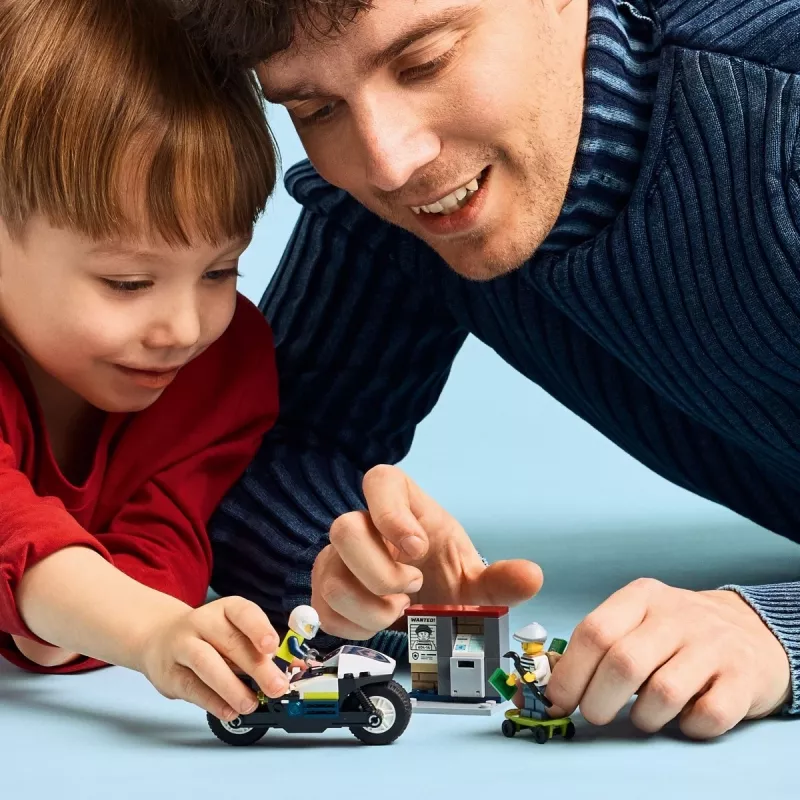 LEGO City Policijos motociklo gaudynės 60455 – 65 dalių, 2 minifigūrėlės, nuo 4 m.