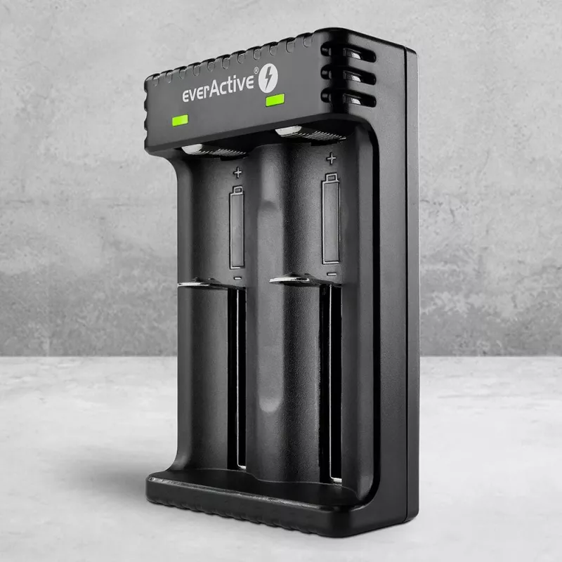 Baterijų įkroviklis everActive LC200 buitinis USB, 2 lizdai, Li-Ion, palaiko A/AA/AAA/AAAA/C/D, 5 V įėjimas, 4,2 V išėjimas, juodas