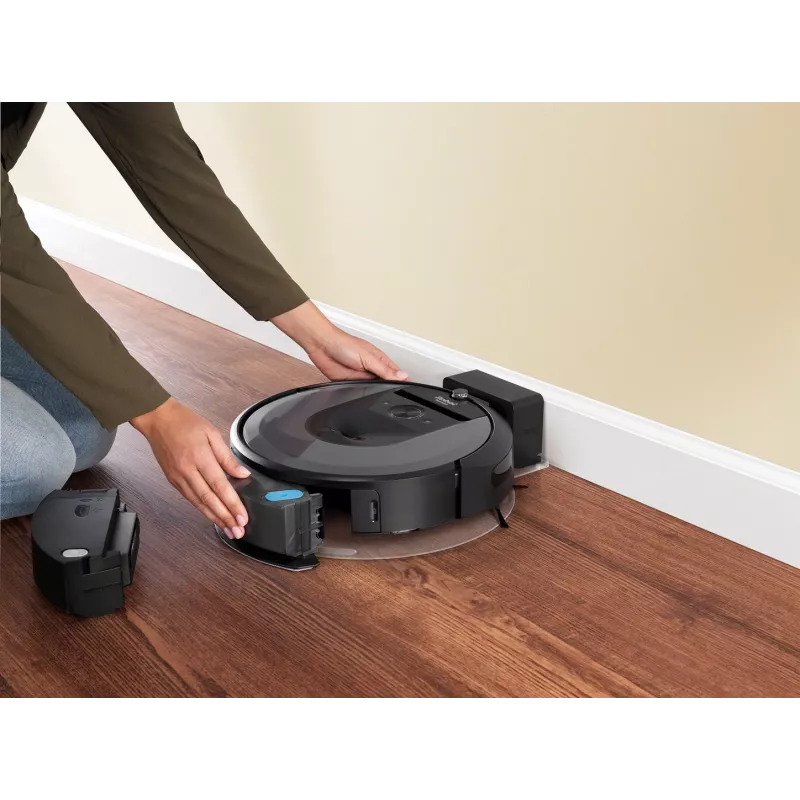 Robotinis dulkių siurblys iRobot Combo i8+ be maišelio juodas