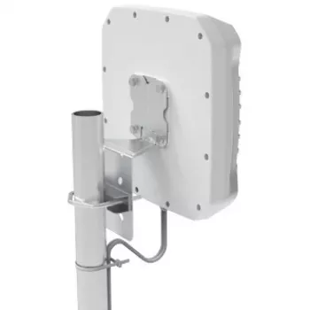 Kryptinė antena Poynting XPOL-2-5G 11 dBi SMA 0,617 – 4,2 GHz