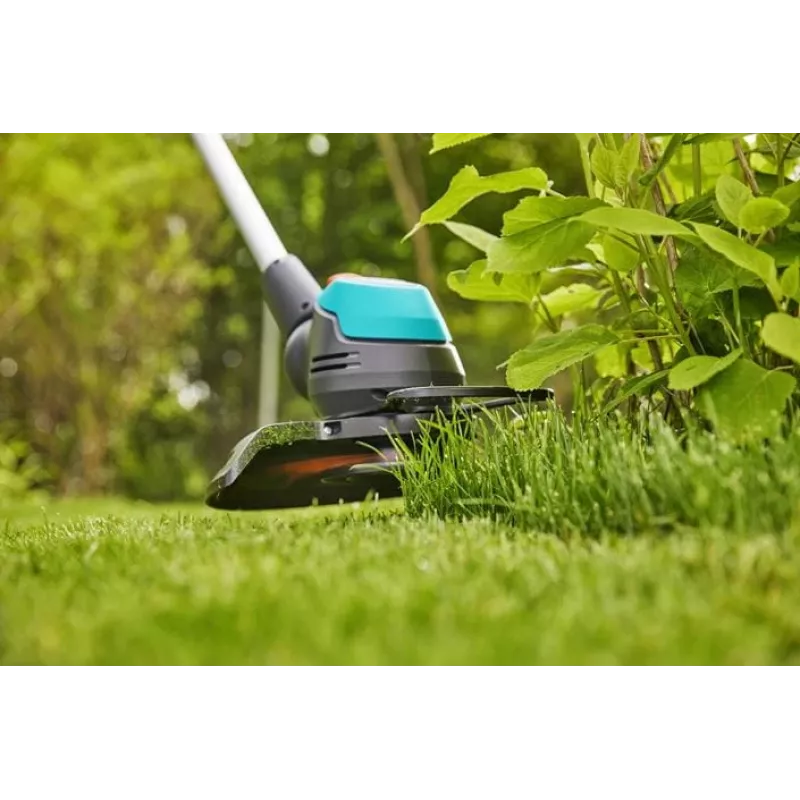 Gardena EasyCut 23/18V paruoštas naudoti rinkinys – belaidis žoliapjovė – 2 Ah – pjovimo plotis 230 mm – 2,4 kg (14700-20)