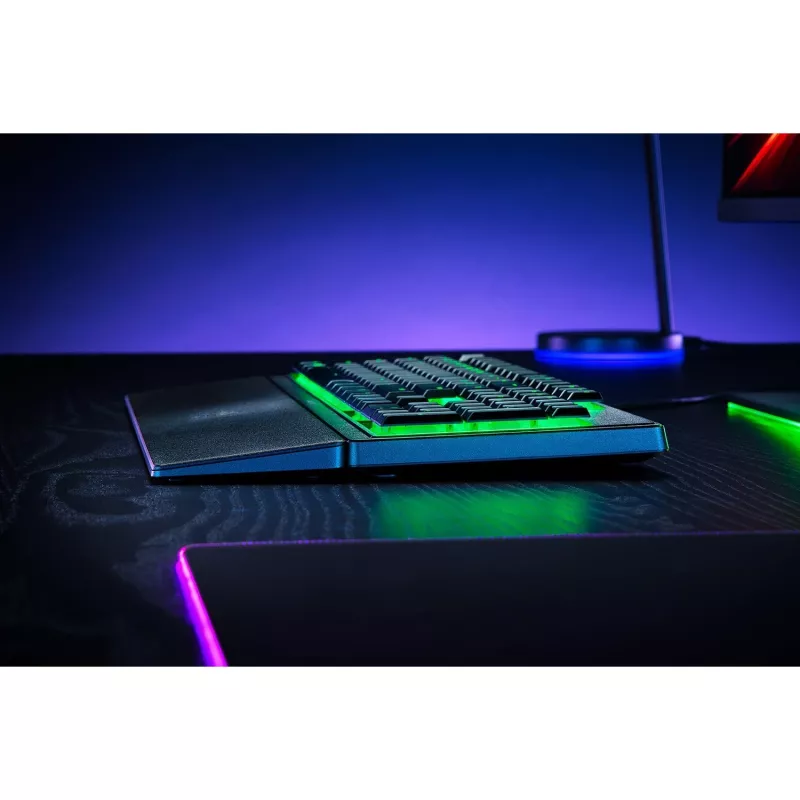 Razer Ornata V3 X klaviatūra žaidėjams, US išdėstymas, su laidu, RGB, juodos spalvos, tylios membranos, su skaičių klaviatūra