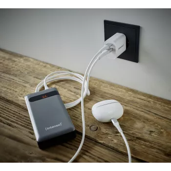 Intenso POWER ADAPTER USB-A/USB-C 7803012 greitasis krovimas 20V
