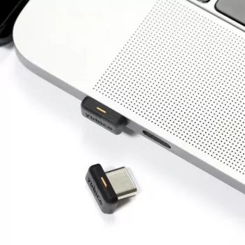 YubiKey Yubico 5C Nano FIPS – USB-C saugos raktas su 2048 bitų RSA šifravimu