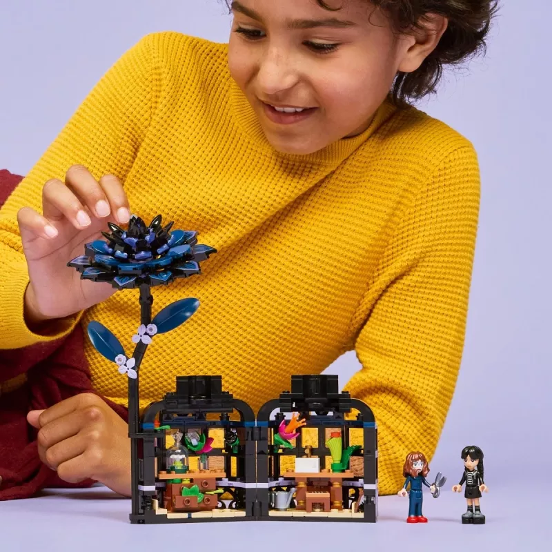 LEGO statybinis rinkinys LEGO Wednesday 76784 Juodoji jurgino gėlė – dekoratyvinis modelis, 358 dalių, 9+ metų
