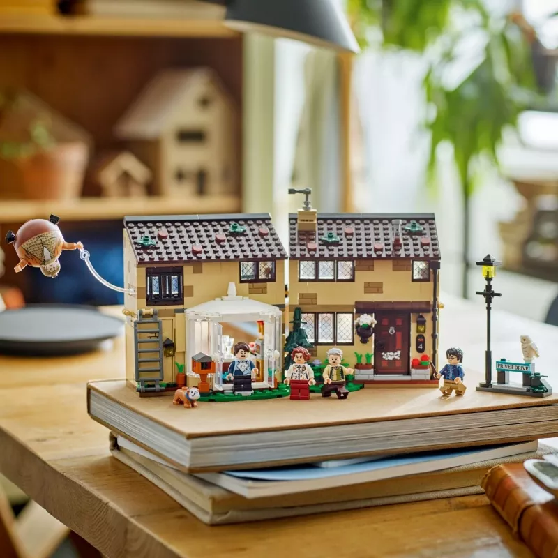 LEGO HARRY POTTER 76451 Privet Drive: Tetės Marjės apsilankymas