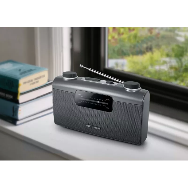 Nešiojamas radijo imtuvas Muse M-058 R – AM/FM, sukamas garsumo reguliatorius, baterija arba tinklas (230V, 50Hz), juodai pilkas