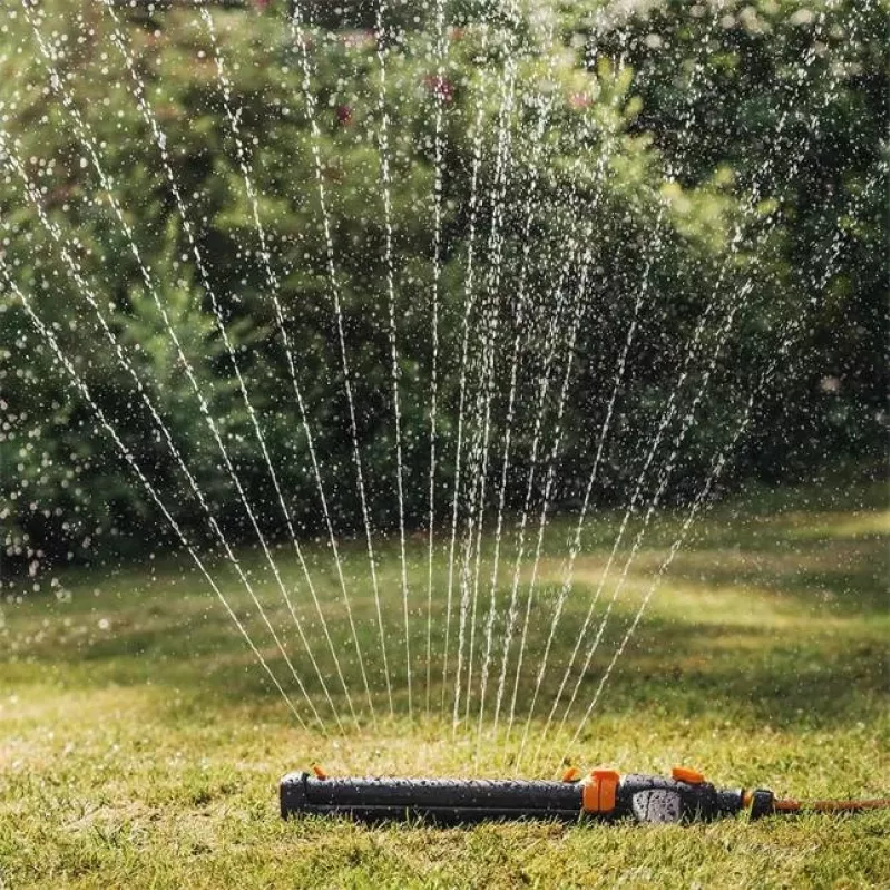Fiskars 1027028 svyruojantis vandens purkštuvas Juoda, Oranžinė