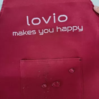 Grindinis šviestuvas Lovio LVFAR001RD – LED, reguliuojamas aukštis, modernus dizainas, raudona spalva