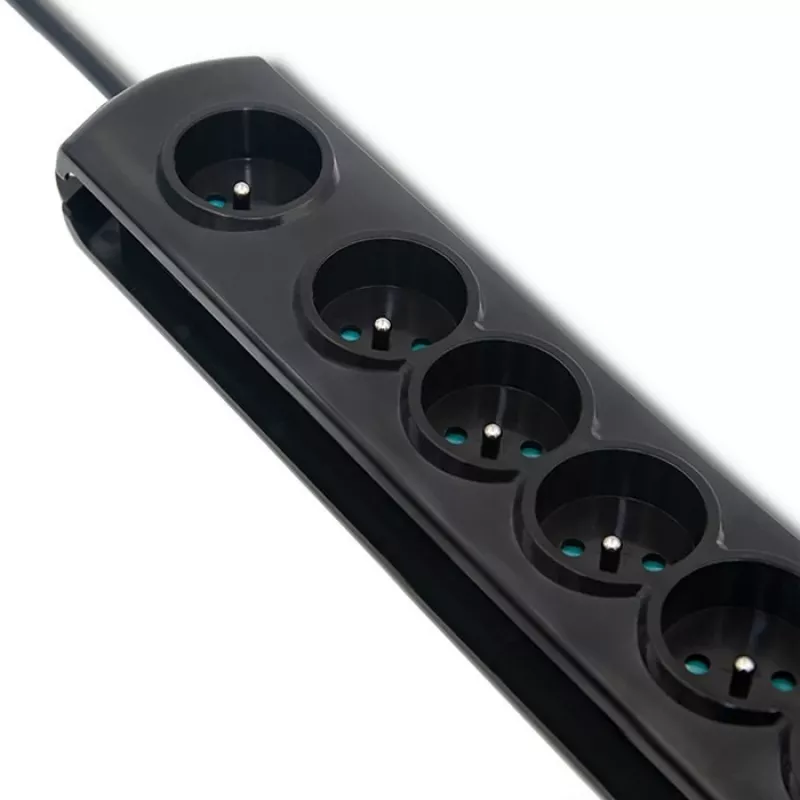 Qoltec 50171 apsauginis nuo viršįtampių filtras 7 kištukiniai lizdai 230V 1.5m juodas