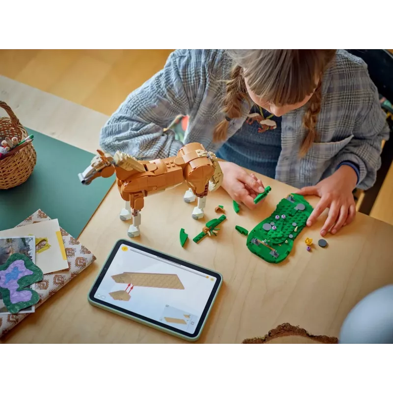 LEGO Creator 3-in-1 Magnificent Steed 31166 — 685 detalės, nuo 9 metų