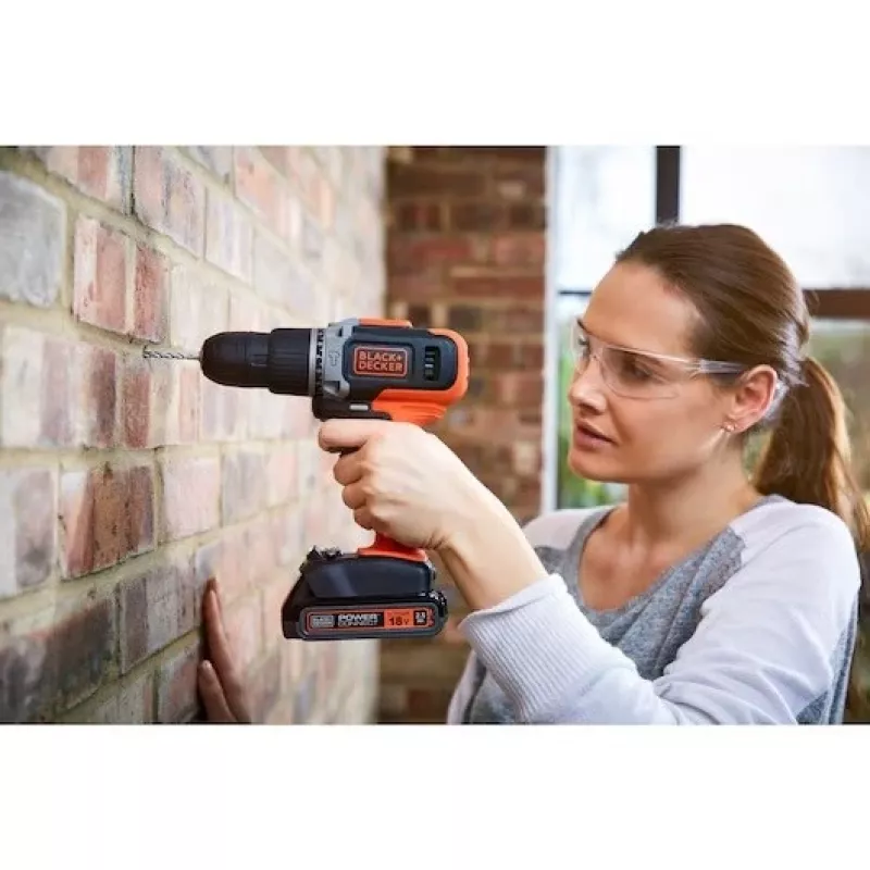 BLACK & DECKER BCD003MEM2K-QW | 18 V belaidis gręžtuvas-suktuvas su 2.0 Ah / 4.0 Ah baterijomis