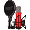 Studijinis kondensatorinis mikrofonas RØDE NT1 Signature Red – kardioidinis, 20–20000 Hz, -32 dB jautrumas, XLR (3 kontaktų), 313 g