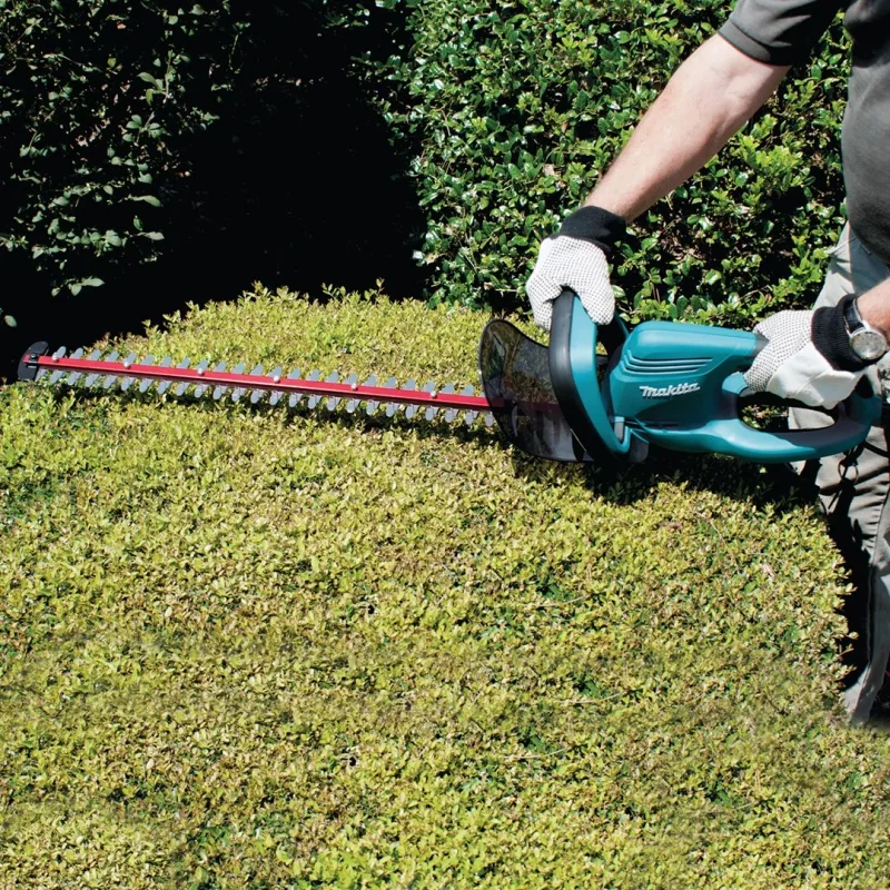 Makita UH6570 akumuliatorinis gyvatvorių žirklių pjūklas Dvigubas peilis 550 W 3.8 kg