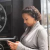 Koss BT221i belaidės ausinės į ausį su mikrofonu, juodos