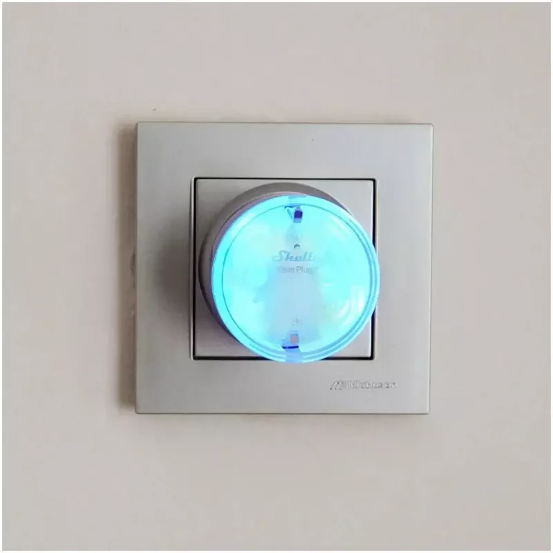 Shelly Wave Plug S Z-Wave 800 juodas — išmanusis kištukinis lizdas