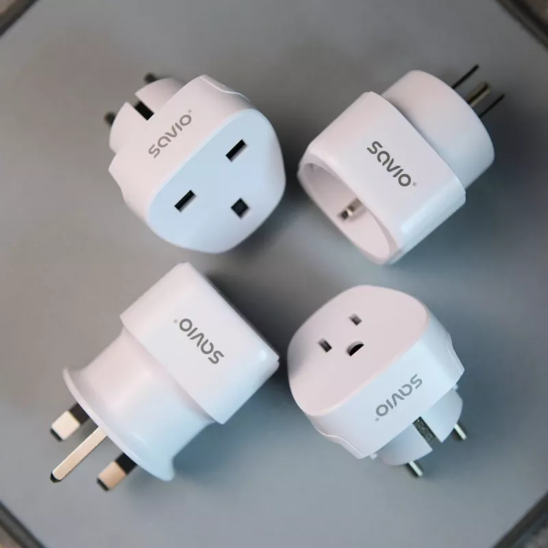 Keliautojų adapteris AP-04 SAVIO