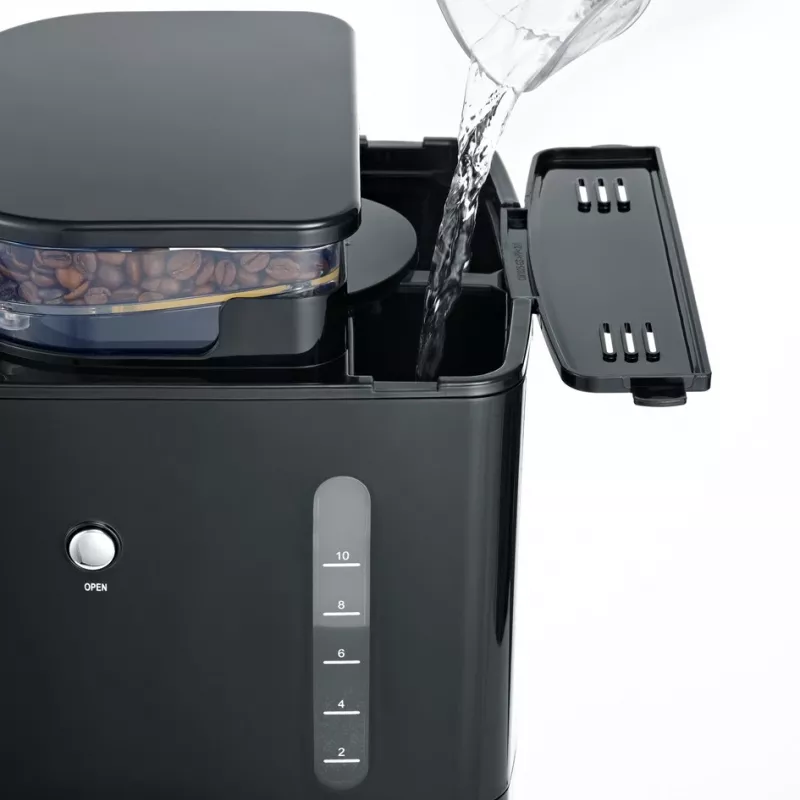 Severin KA4810 1,37 L juodas virdulys