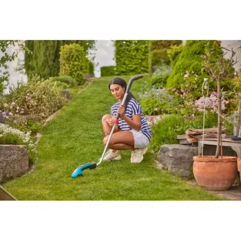 Belaidės žoliapjovės žirklės Gardena 9886-20 8 cm 3,6 V ličio jonų turkio spalvos