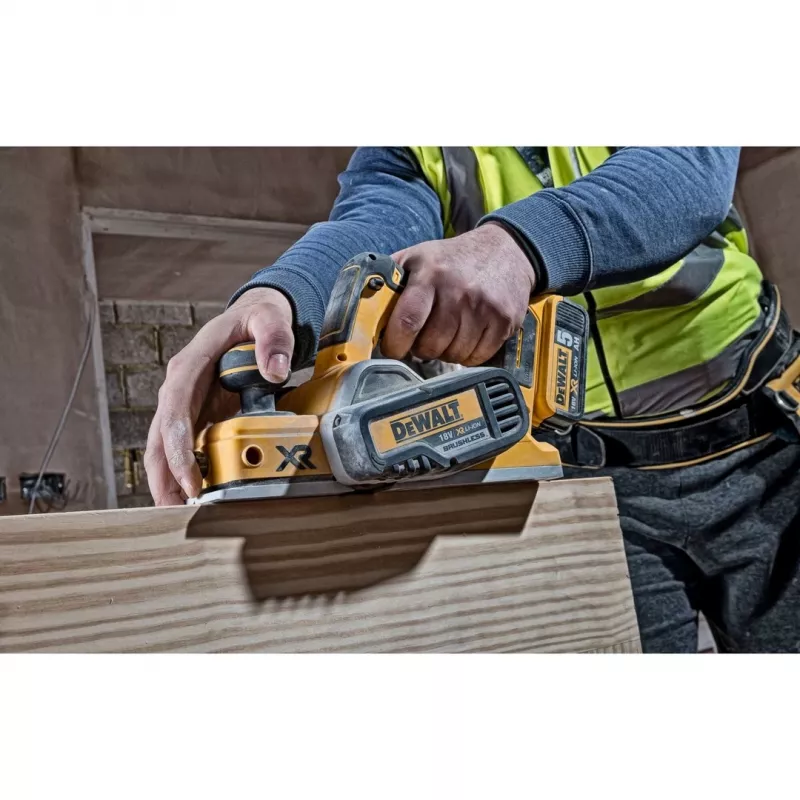 Oblinis rankinis belaidis DeWALT DCP580N-XJ – 82 mm, 15000 aps./min., 2,5 kg