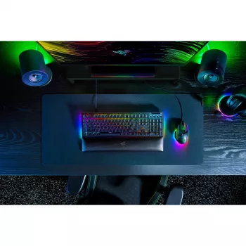 Razer BlackWidow V4 – geltoni linijiniai jungikliai – mechaninė žaidimų klaviatūra