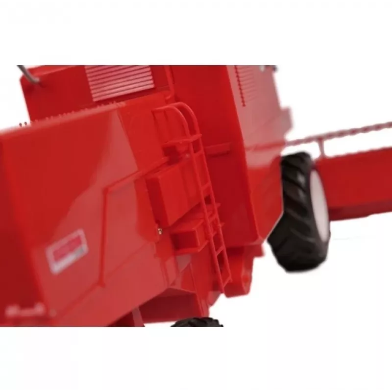Radijo bangomis valdomas kombainas ATA DO-E699 1:16 mastelio modelis, Bison R/C