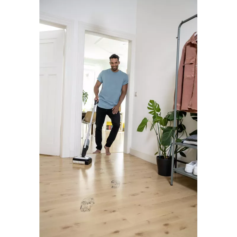 Elektrinis šluotražis Kärcher FC 2-4, baterija 2,5 Ah, be maišelio, šlapiam ir sausam valymui, 70 m² vienu įkrovimu
