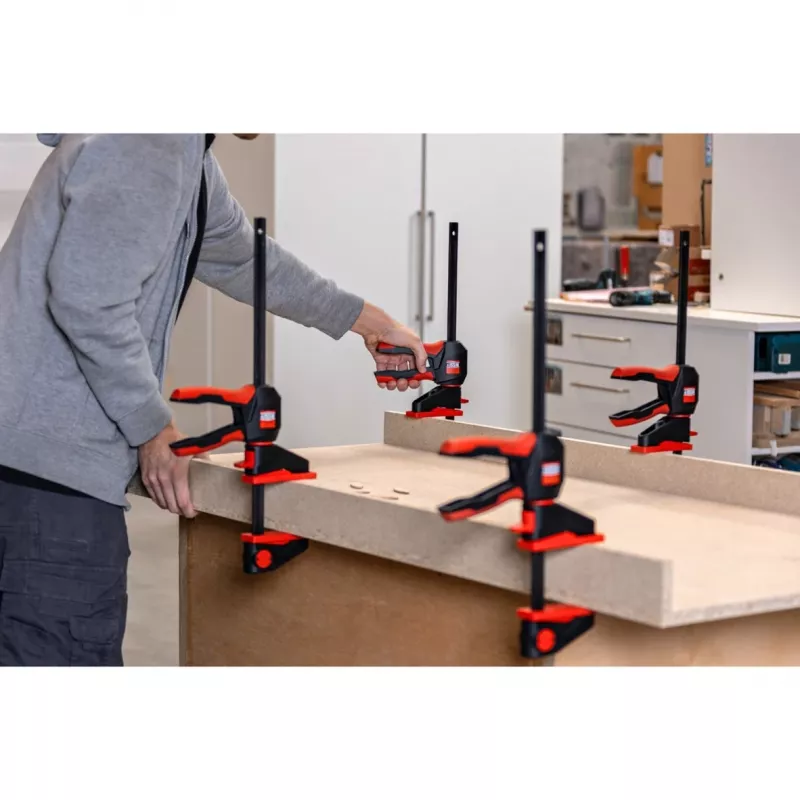 Vienos rankos spaustuvas Bessey EZ360-30, 300 mm gylis, 80 mm anga, juoda/raudona