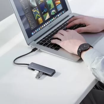 Ugreen USB-C 4-in-1 adapteris į 4× USB 3.0 + USB-C pilkas