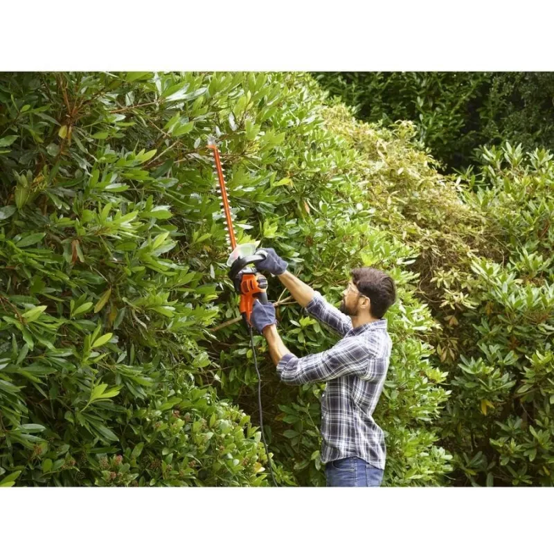 Black & Decker BEHTS301-QS elektrinė gyvatvorių žirklė su dviguba geležte