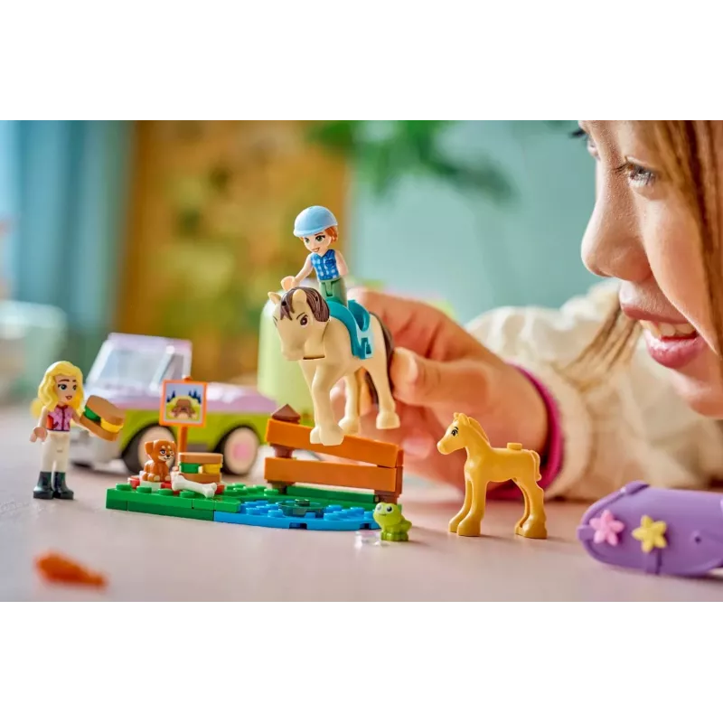 LEGO FRIENDS 42695 Arklys ir kumeliukas priekaboje