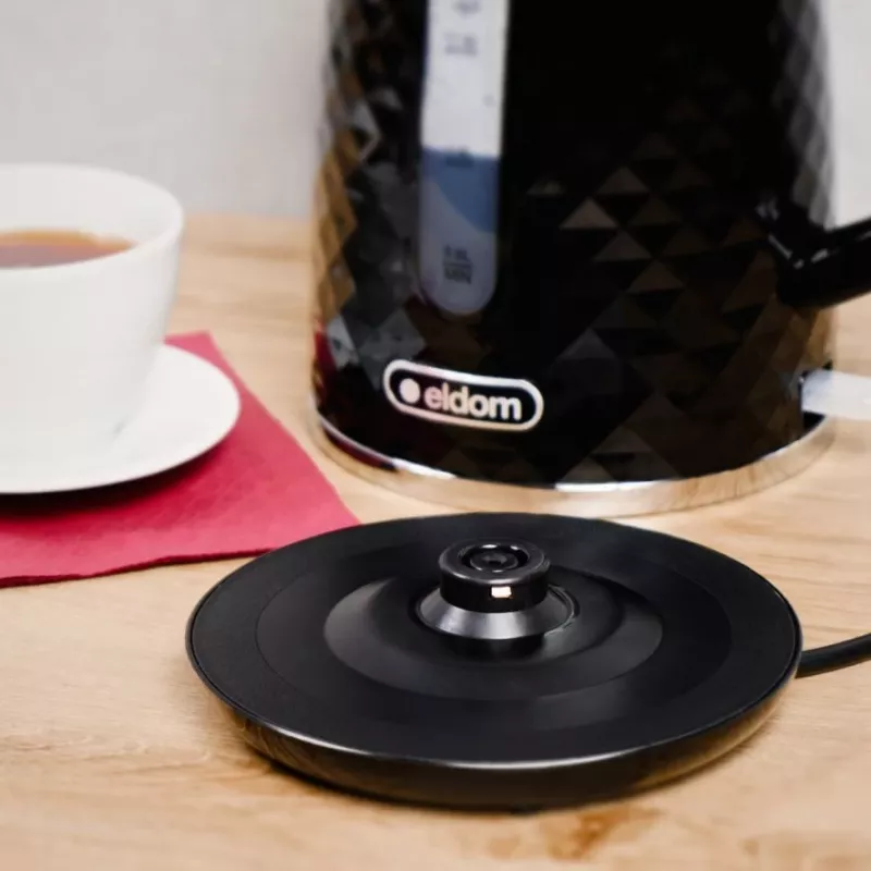 ELDOM ELLI virdulys, 1,7 l, 2200 W, juodas, Strix