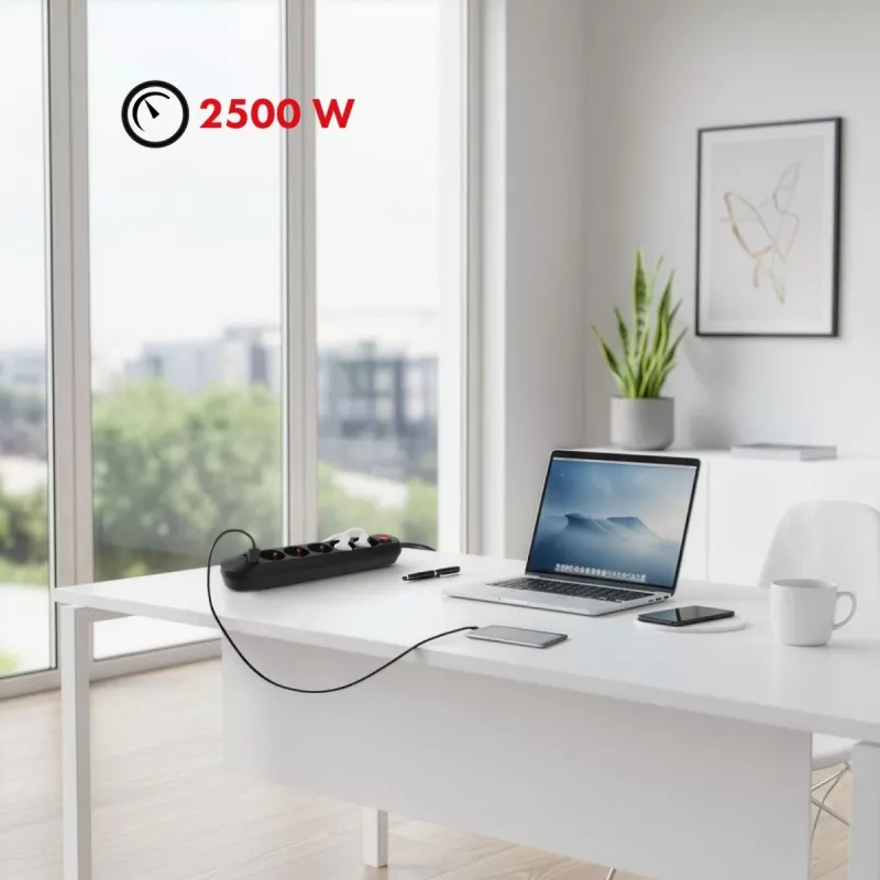 Maitinimo blokas MACLEAN MCE395 B – 5 kištukiniai lizdai, 3×USB, 110–240V AC, 2.1A USB, 2500W, 1,5 m laidas, juodas