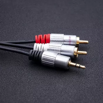Qoltec 52340 garso laidas 2 m 2xRCA 3.5 mm juodas