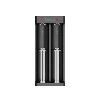 XTAR dviejų lizdų Li-ion akumuliatorių įkroviklis 18650 elementams, USB-C įvestis, juodos spalvos, LED indikatoriai