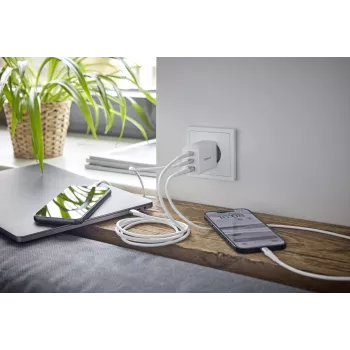 Intenso 7806512 maitinimo adapteris 1xUSB-A / 2xUSB-C
