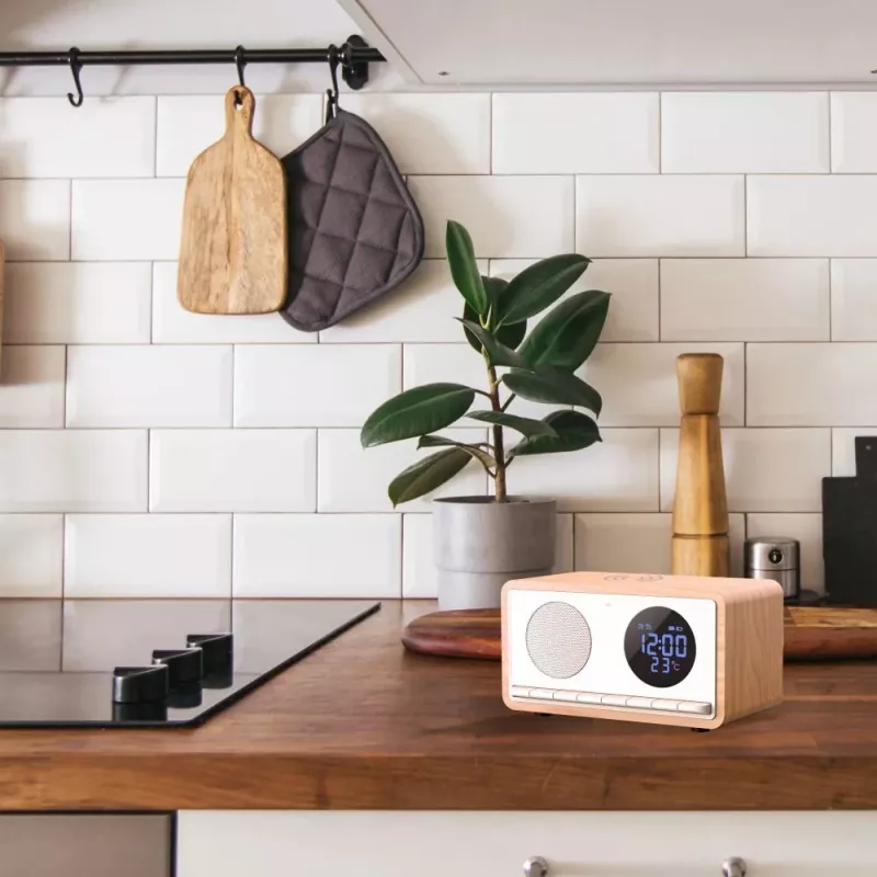 MANTA RDI912W radijo laikrodis Rimini su Bluetooth ir belaidžiu įkrovimu, baltas