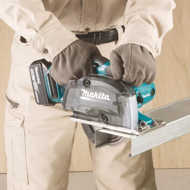 Makita DCS552RTJ nešiojamasis diskinis pjūklas 13,6 cm, juodos ir mėtų spalvos, 3600 aps./min.