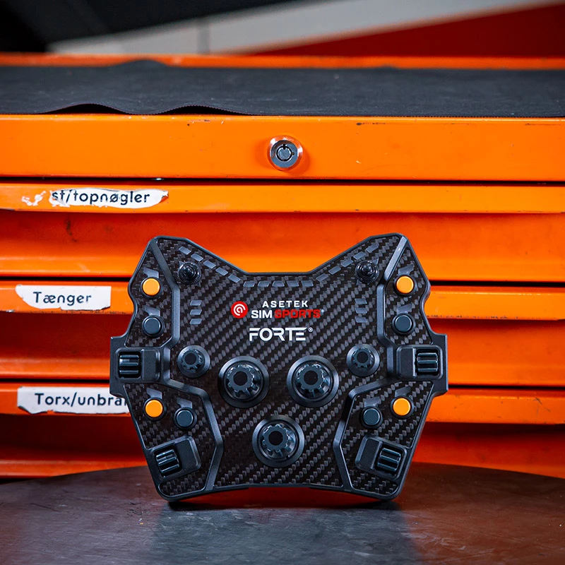 Valdymo skydelis Asetek SimSports Forte GT – kompaktiškas lenktynių pultas su mygtukais ir sukikliais